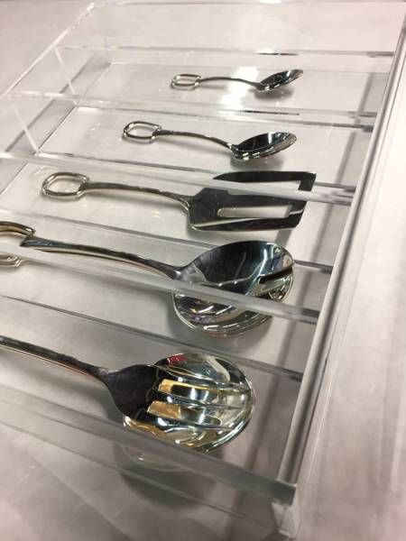 Rangement en plexiglas sur mesure pour votre cuisine à Antibes